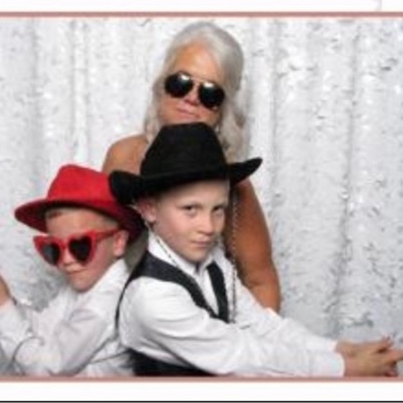 Please like this listing for notifications of my posh party live shows - Picture 5 of 7